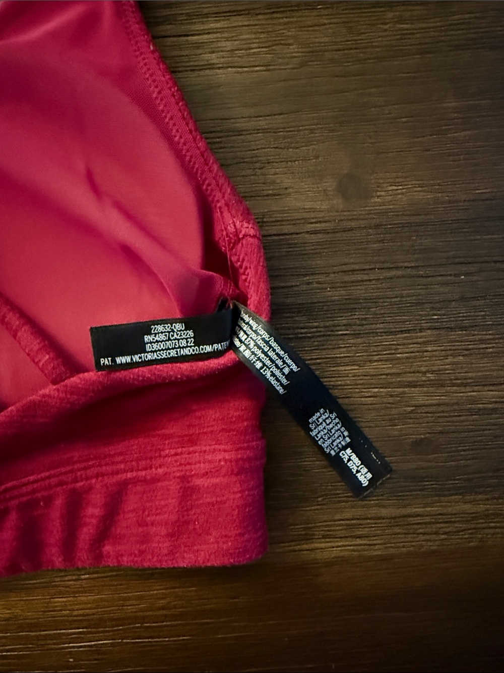 Victoria’s Secret Incredible Essential Red Strappy Back Sports Bra Medium - Picture 7 of 8